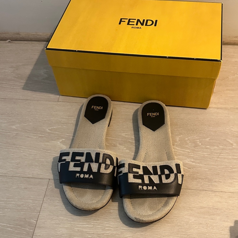Fendi Black and Cream Logo Slides